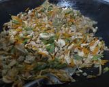 Foto langkah ke 9 dari resep Lumpia Ayam Rebung Spesial.