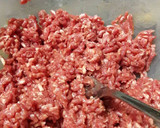Foto del paso 1 de la receta: Albóndigas de ternera con salsa de setas