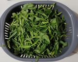 Foto langkah ke 1 dari resep Cah Kangkung Sosis Ala Baba Gendut.