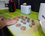 Foto del paso 6 de la receta: Galletas fit sin azúcar con avena, plátano, vainilla y cacahuete