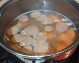 Foto langkah ke 3 dari resep Sup Makaroni Wortel Bakso.