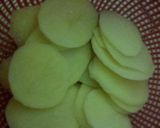 A picture of step 1 of Alo ke pakory.