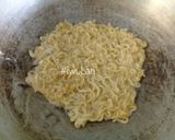 Foto langkah ke 4 dari resep Nasi Putih, Dadar Mie, Sosis Goreng (Bekal Makan Anak).
