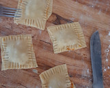 Foto del paso 3 de la receta: Ravioles rellenos de carne molida