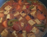 Foto del paso 5 de la receta: Tofu guisado con alubias rojas