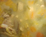 Foto del paso 4 de la receta: Pollo con tomate verde, pimientos y chiles en vinagre