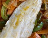 Foto del paso 6 de la receta Merluza a la plancha en cama de verduras