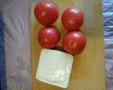 Фото кроку 3 до Мясо, запечённое в духовке с сыром и помидорами.