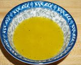 Foto del paso 2 de la receta: Camarones fritos con batido de cerveza y ensalada de mango con queso de cabra