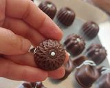 عکس مرحله 1 از دستور حلوا شکلاتی مدرن
