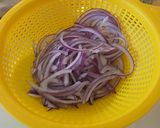 Foto del paso 5 de la receta: Carpaccio de Tomate Pera y Corazones de Romana con Cebolla Dulce de Fuentes y Vinagreta de Moscatel