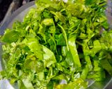 A picture of step 1 of Spinach and corn curry with garlic tempering.