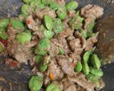 รูปขั้นตอนการทำที่ 5 ของ สะตอผัดกะปิหมู