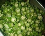 A picture of step 4 of Bhindi ki bhaji.