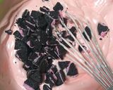 Foto langkah ke 5 dari resep Chiffon strawberry oreo anti gagal.