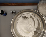 Foto del paso 4 de la receta: Merengues 🌰