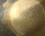 صورة لخطوة 3 من وصفة أسرع كيكة أسفنجية 🥮