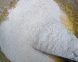 Foto langkah ke 2 dari resep Bubur jagung kuah santan.