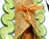 A picture of step 8 of Zinger Mayo Garlic Paratha Roll.