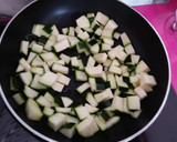 Foto del paso 1 de la receta: Calabacín con atún