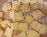 Foto del paso 4 de la receta: Ñoquis de polenta y harina
