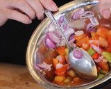 Foto langkah ke 5 dari resep Punya Tomat? Bikin Ini Aja! Resep Sambal Dabu Dabu Khas Manado.