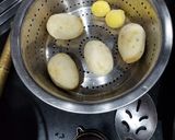 A picture of step 2 of Vegetable Egg Curry.