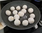 A picture of step 4 of Ricotta Meatballs in a Skillet.