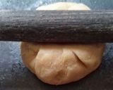 A picture of step 3 of Stuffed Masala Besan Roti.
