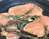 Foto del paso 1 de la receta: Suprema de pollo al Romero y cerveza