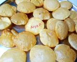 A picture of step 3 of Street style Pani Puri.