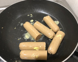 Foto langkah ke 3 dari resep Sosis bakar teflon.