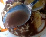 Foto langkah ke 8 dari resep Mie Instan Kuah Coklat.