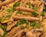 A picture of step 8 of Silky Eggs with White Beech Mushrooms (Full Version).
