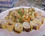 Foto del paso 3 de la receta: Rulo de tortilla relleno de queso y pavo con verdura salteada