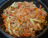 Foto del paso 6 de la receta: Fideos con pollo y verduras al estilo asiático