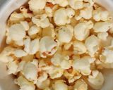 Foto langkah ke 3 dari resep Popcorn Asin Manis.