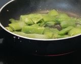 Foto del paso 2 de la receta Wok de judías verdes, carne picada y espinacas