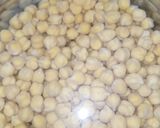 A picture of step 1 of Tangy Masala Chickpeas.