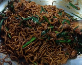 Foto langkah ke 4 dari resep Mie Goreng Manis (Tiam Mi).