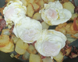 Foto del paso 8 de la receta: Huevos estrellados o rotos con jamón