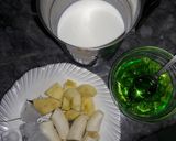 A picture of step 1 of Apple & Banana jello shake #RamadankiTayari.