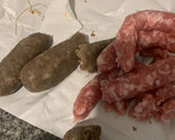 Foto del paso 1 de la receta: Triángulos de morcilla, salchicha y melocotón