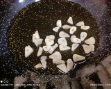 Foto del paso 4 de la receta: Acelgas, garbanzos y bacalao Skrei
