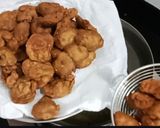 A picture of step 4 of Pearl millet pakoda/fritters.