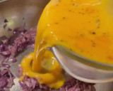 Foto del paso 3 de la receta: *Huevos Rancheros en Salsa Chipotlada con Cebolla Morada*