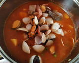 Foto del paso 6 de la receta: Estofado de patatas con pescado. 🥔🦐🦑🐟🍲