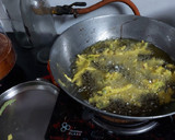 A picture of step 3 of Ajwaain Keiry Kanda Bhajji.