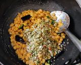 A picture of step 5 of Chana dal sundal.