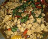 รูปขั้นตอนการทำที่ 4 ของ ผัดกะเพราไก่